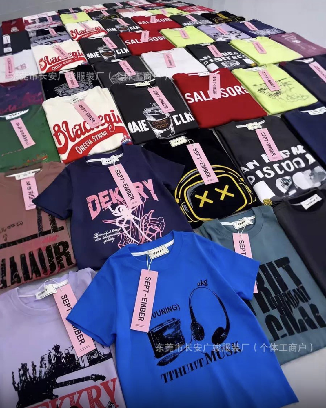 Balle de 25 pièces de la Collection "Urban Streetwear" – T-shirts Graphiques aux Imprimés Audacieux – Image 3