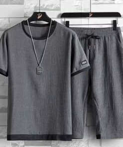 Alternative view of Ensemble "Aero-Comfort" en Tissu Gauffré – T-shirt Col Rond et Short Fluide avec Détails Signatures