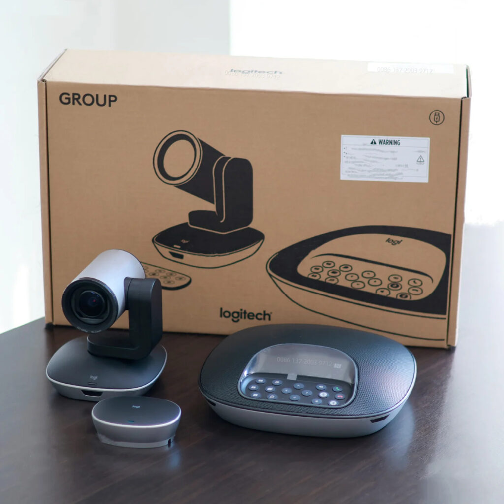 Webcam Logitech Group CC3500e HD, caméra professionnelle pour les grandes conférences vidéo et les réunions d'affaires
