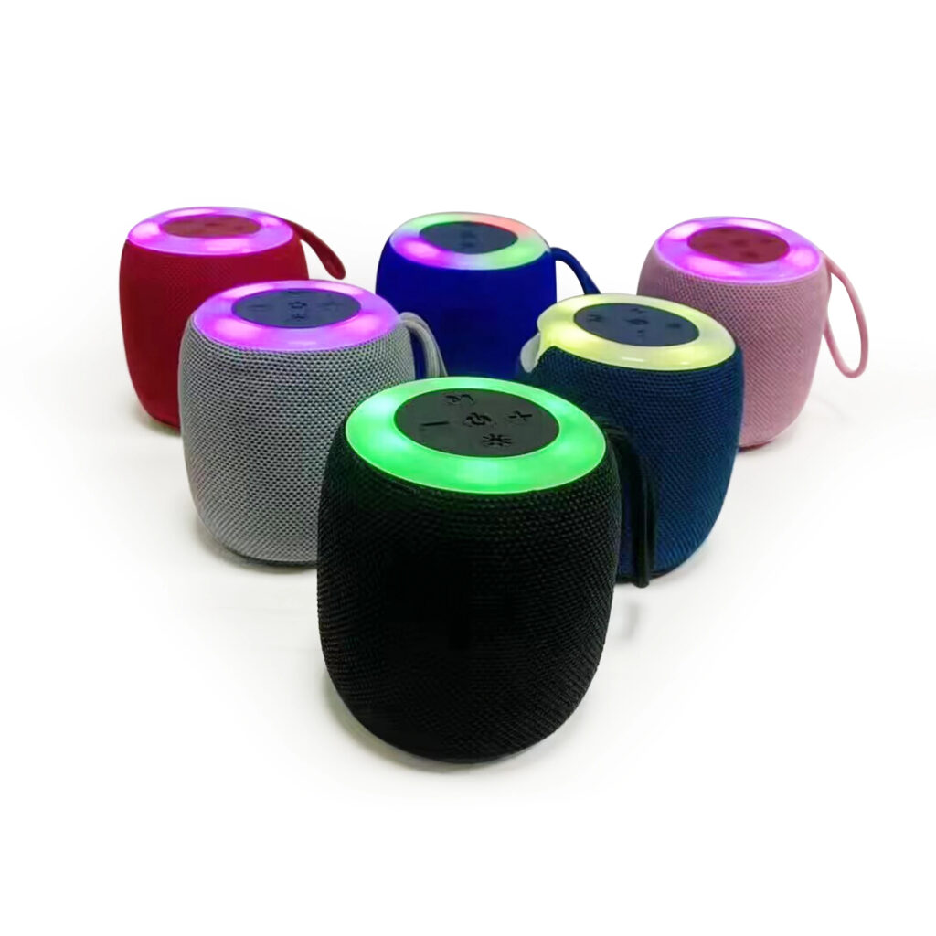 Mini haut-parleur portable BT HiFi avec éclairage LED RVB 5W puissance de sortie subwoofer fort interconnexion TWS pour les fêtes utilisation en extérieur