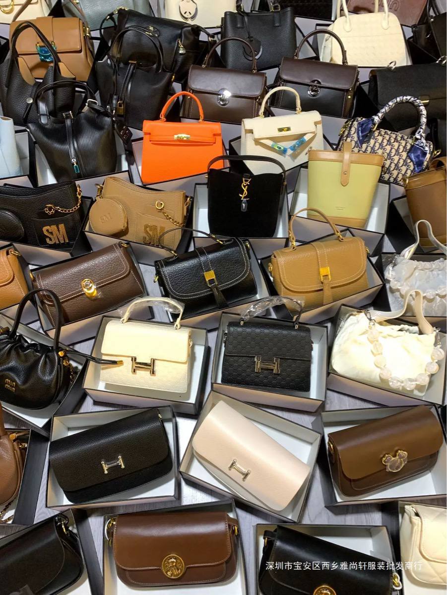Balle de 50 pièces de collection luxe & tendance – Sélection exclusive de sacs à main prestige – Image 3