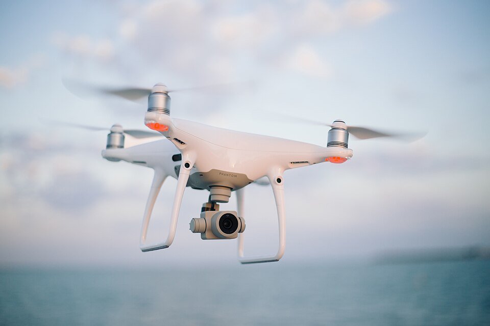Drone caméra pliable Xingwang E88 — télécommande à écran