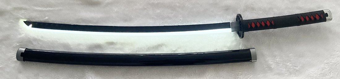 Katana de cosplay — Tanjiro (Demon Slayer) noir et blanc lumineux