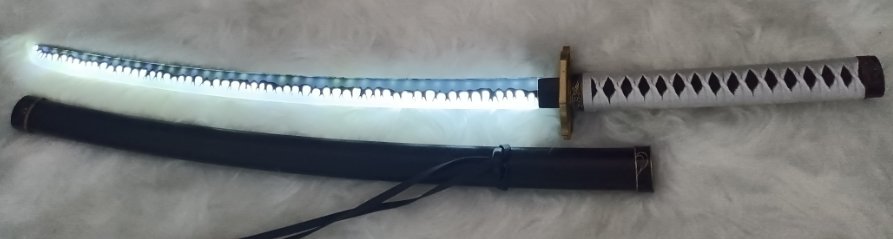 Katana de cosplay — Devil May Cry 5 lumineux