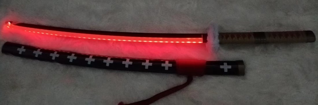 Katana de cosplay — rouge 医生 lumineux