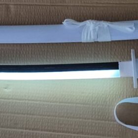 Katana de cosplay — 袖 blanc 雪 lumineux