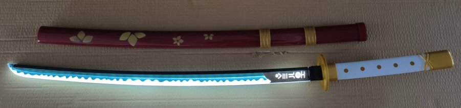 Katana de cosplay — 岚4 rouge or 款 lumineux