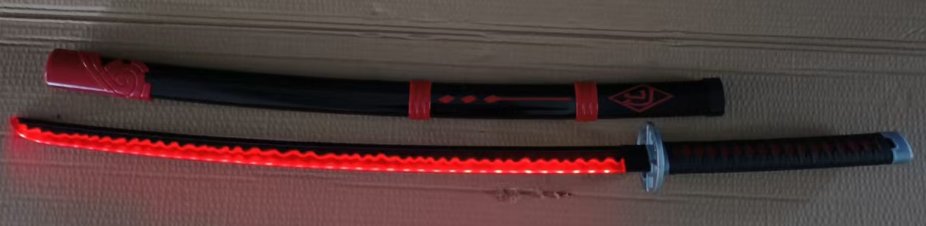 Katana de cosplay — 岚3 noir rouge 款 lumineux