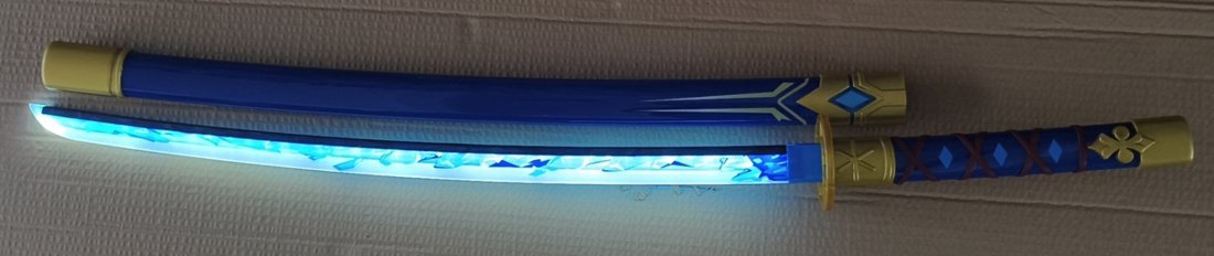Katana de cosplay — 岚冬之剑 lumineux