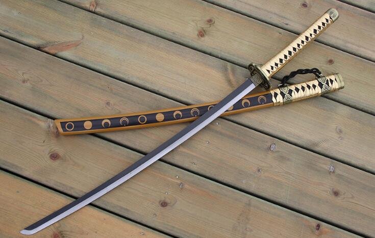 Katana de cosplay — 三日月
