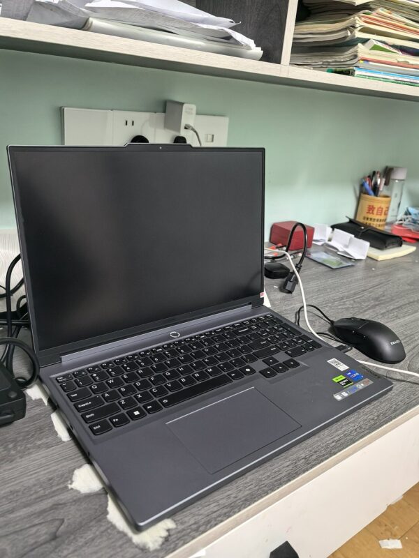 Ordinateur portable gamer Lenovo R7000P reconditionné — Ryzen 7 000P, RTX 2060 6 Go, 8 Go, SSD 512 Go